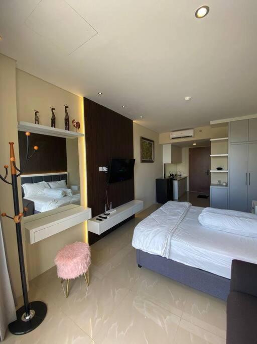 Nagoya Thamrin Apartment High Floor With View Exterior photo