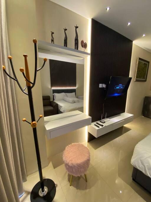 Nagoya Thamrin Apartment High Floor With View Exterior photo